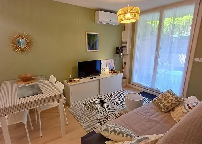 Plein Centre A 3 Mn A Pied De La *